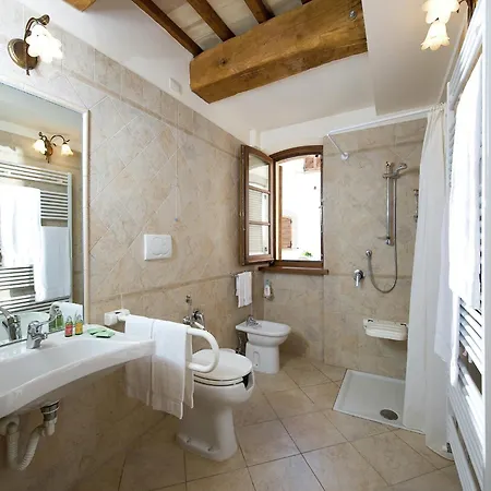In Cannara With Pool Near Assisi فيلة