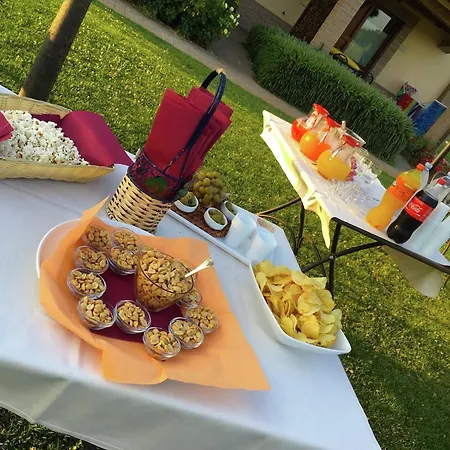 In Cannara With Pool Near Assisi فيلة *