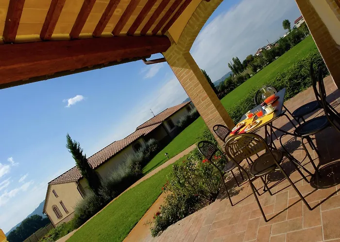 In Cannara With Pool Near Assisi Vila